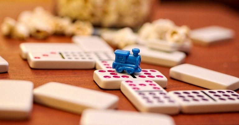 Jeu de domino le train mexicain